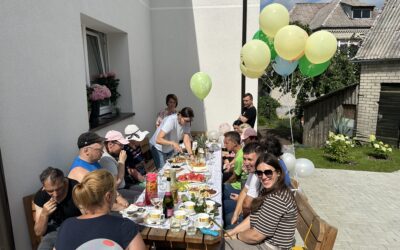 Vieneri metai bendruomenėje